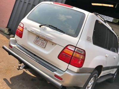 Vendo Land Cruiser versión Americana Año 2000