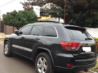 VENDO JEEP GRAND CHEROKEE LAREDO 4×4